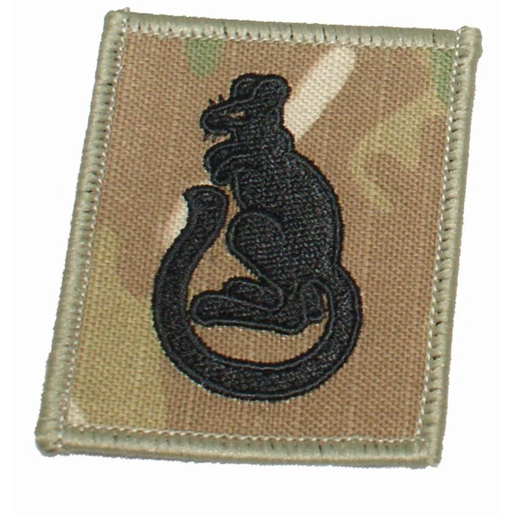 7th Armoured Brigade "Desert Rats" TRF Patch – Black on Multicam® (Hook & Loop)