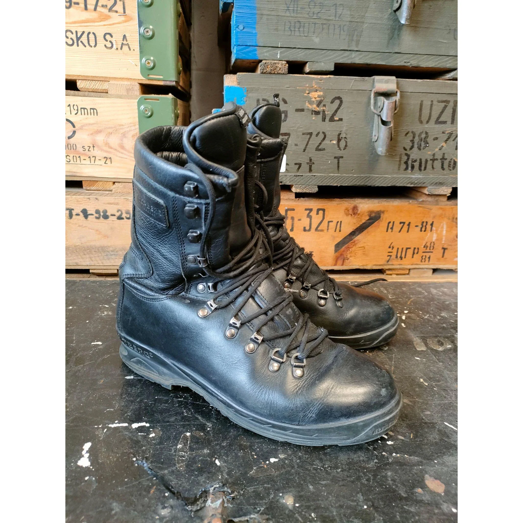 Altberg Field and Fell Ex Police Specialist Unit Boots - Image 2