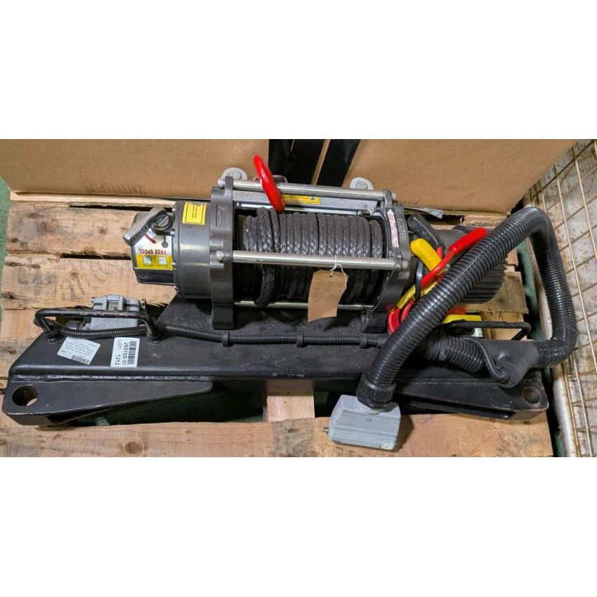 Bushey Hall Winchmaster S3300 24V Winch with Mount - Used Ex-MOD - Image 3
