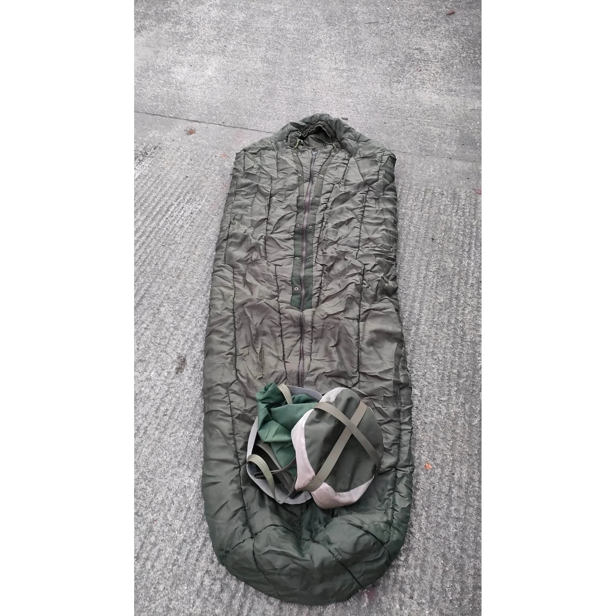 Dutch Air Force M90 Sleeping Bag with Stuff Sack - Image 5