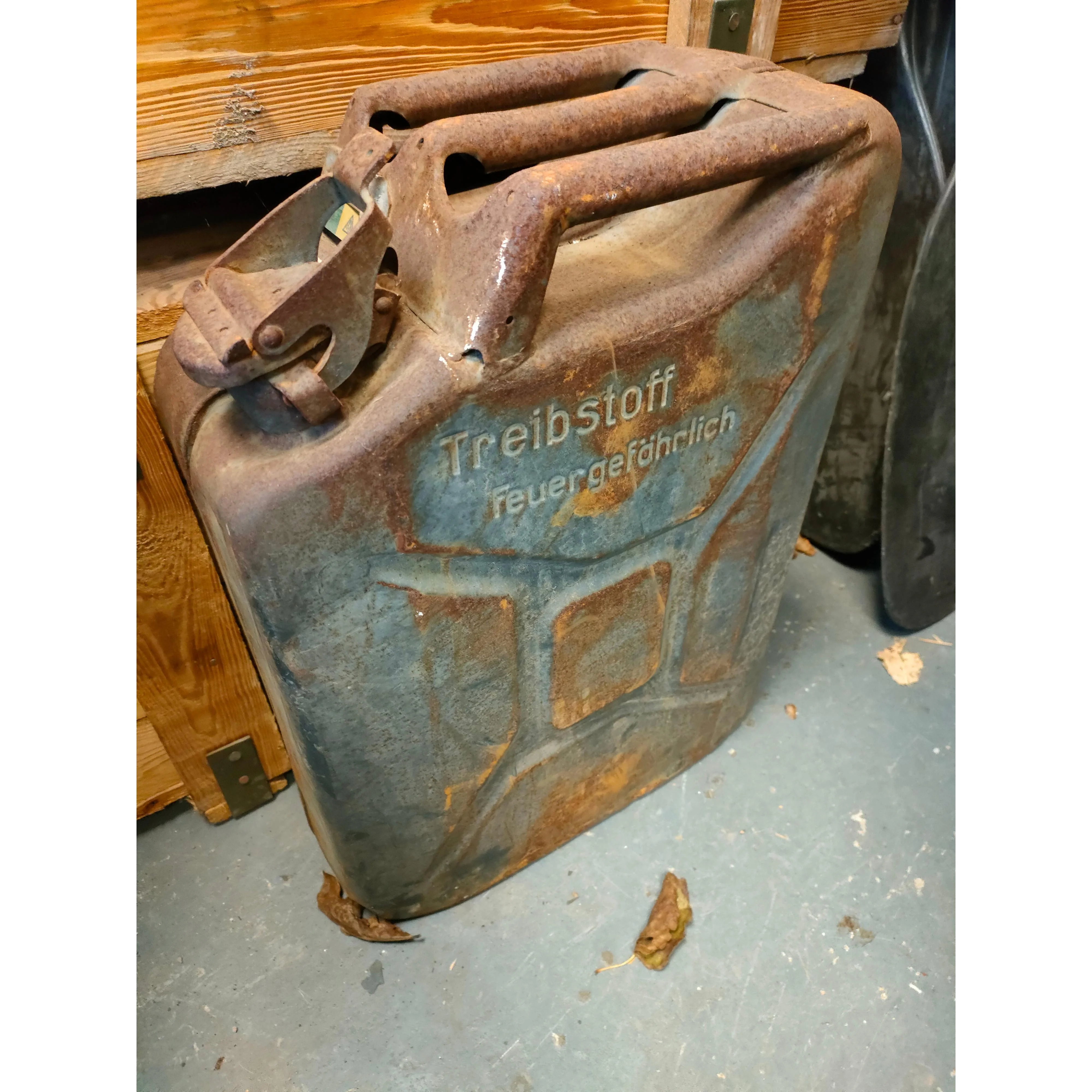 Genuine Ex Army Issue 20L Jerry Can - Image 2