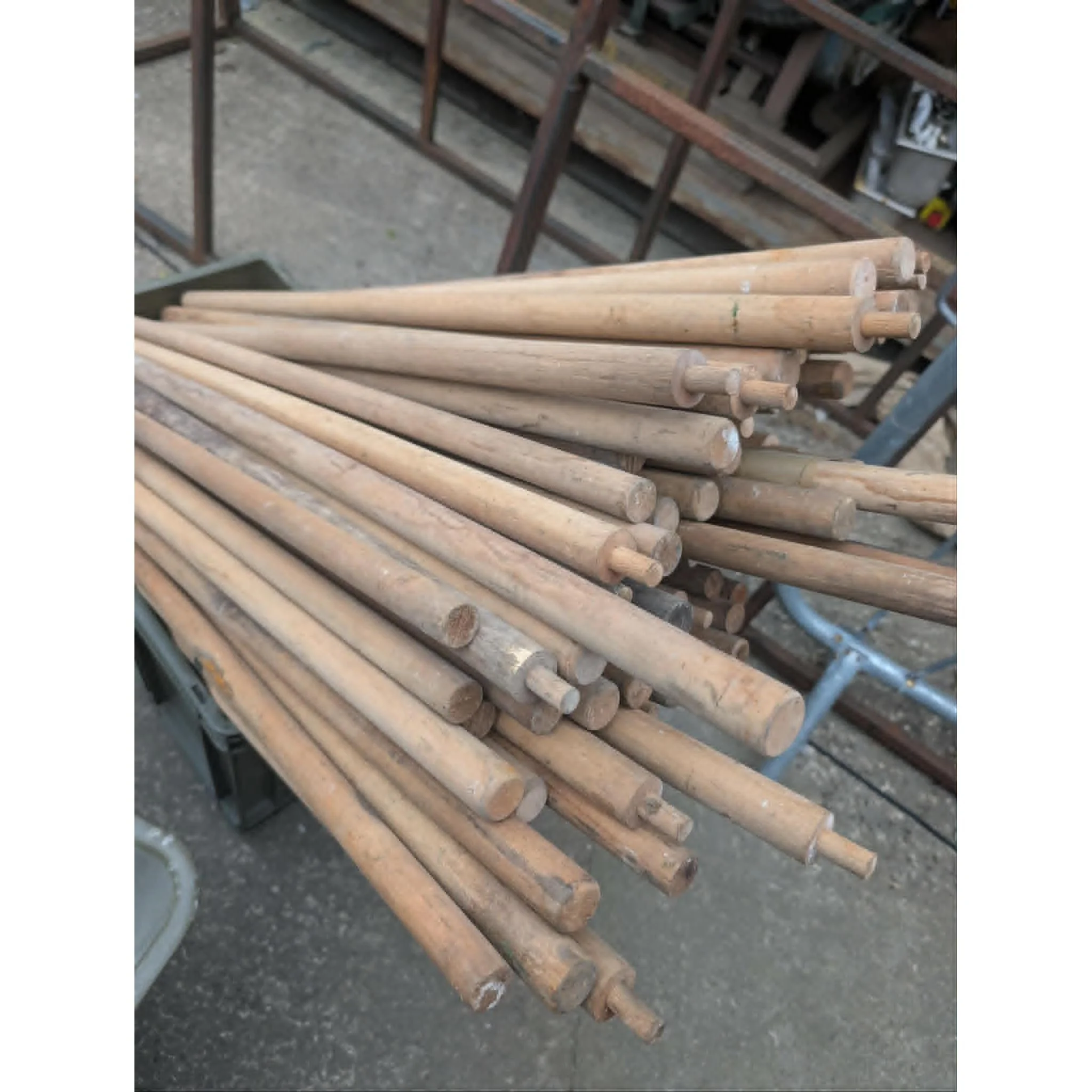 Genuine British Army Wooden Bivi Tent Pole (Pair) – Grade A
