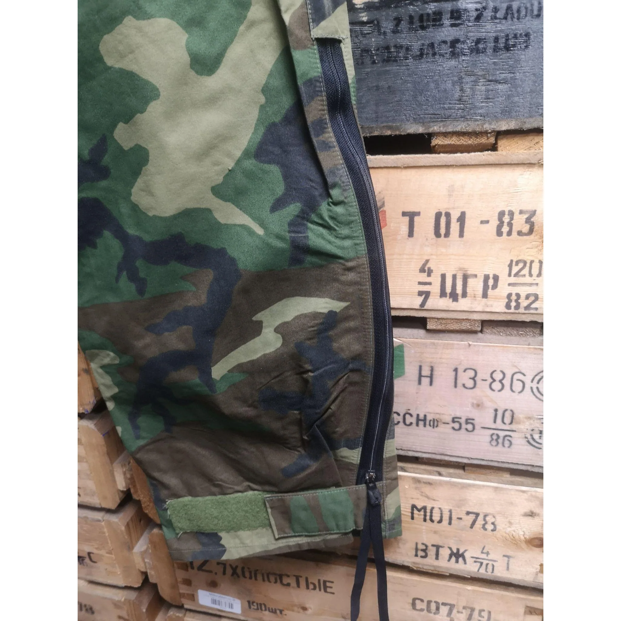 US Army Woodland ECWCS Gore-Tex Over-Trousers – Grade A - Image 4