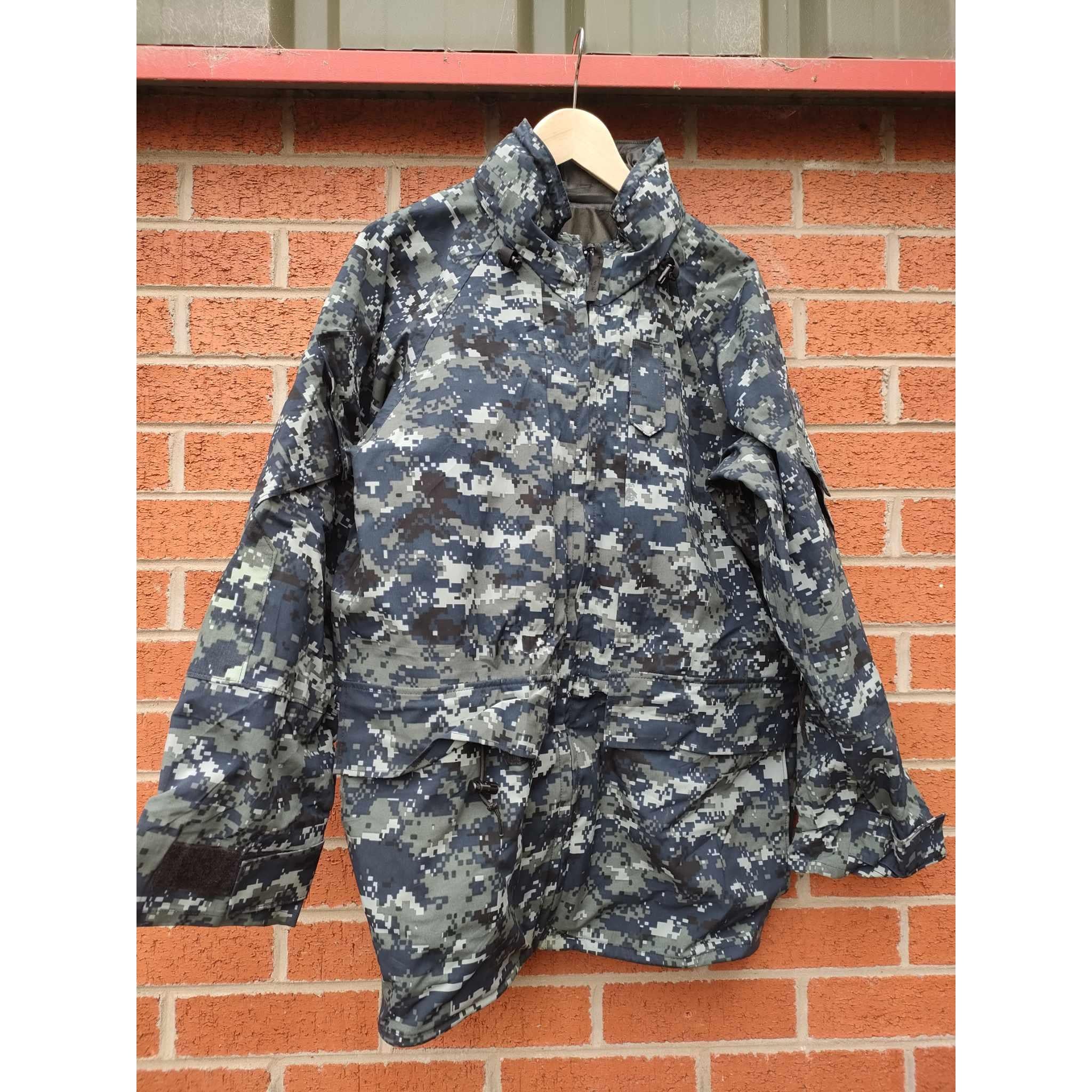 US Navy Digital Camo ECWS Goretex Waterproof Parka