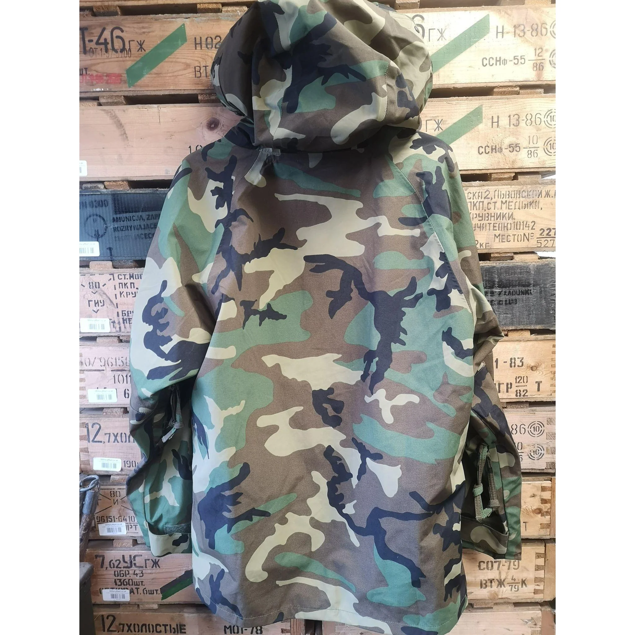 US Military Woodland ECWCS Gore-Tex Parka – Grade A - Image 2