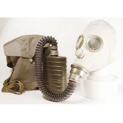 Polish Army MP3 Gas Mask and Bag - Image 3