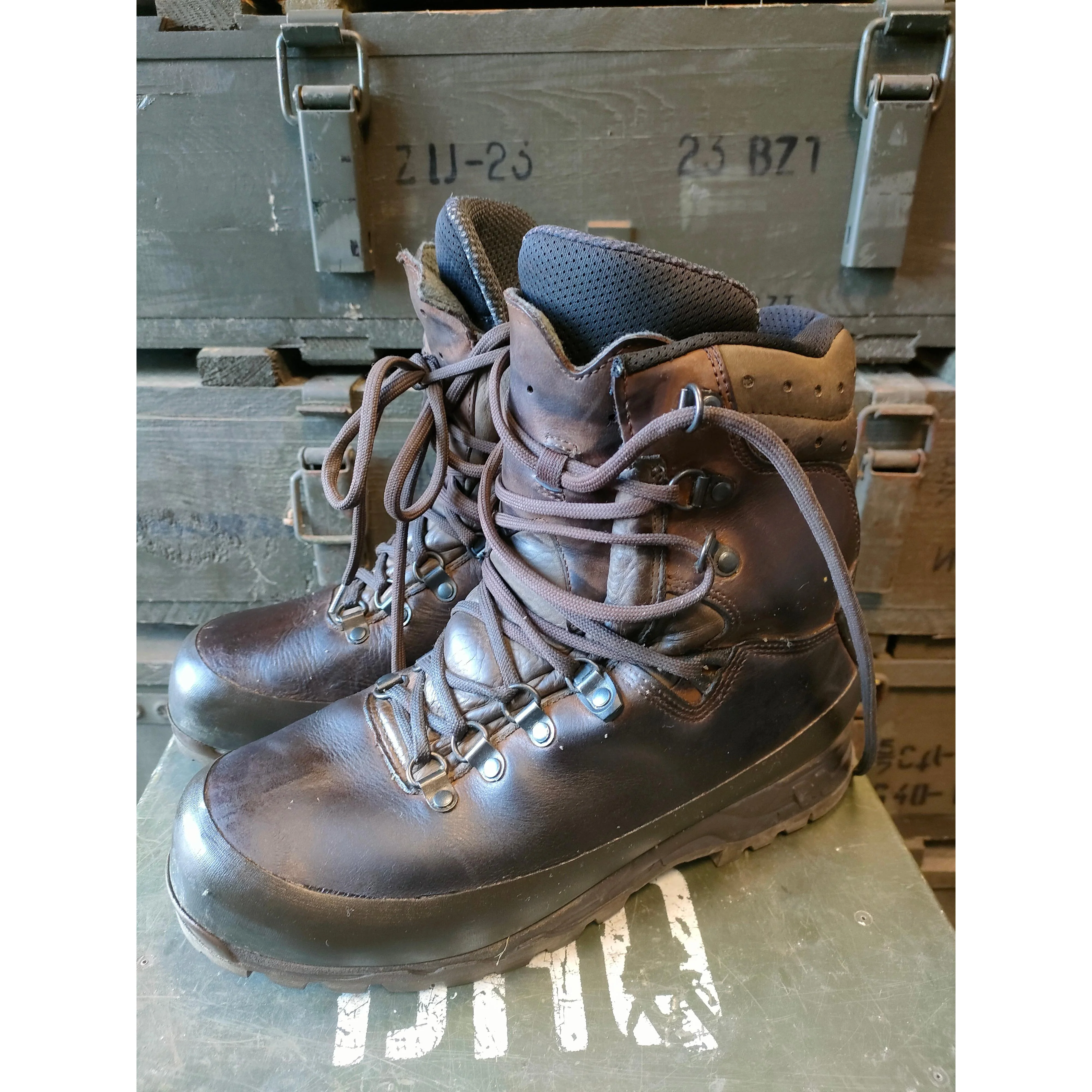 Swiss Army Meindl heereseigentum boots